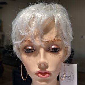 HAIR, Pixie cut with bangs, Free Part, White